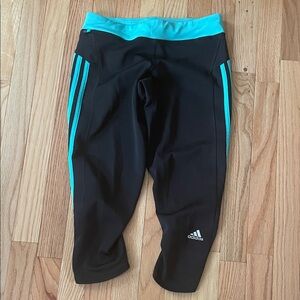 Adidas Capri Leggings Womens Small Black Blue Logo Athletic Running Activewear